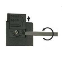 打開保護(hù)蓋,調(diào)節(jié)設(shè)定點(diǎn)螺絲